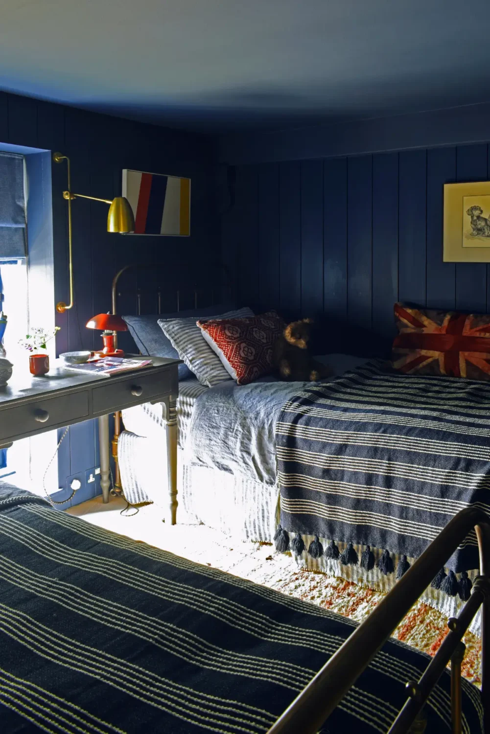 A Spectacular Split-Level Apartment in Vauxhall's Former Art School 22 split-level-apartment-school-conversion-london