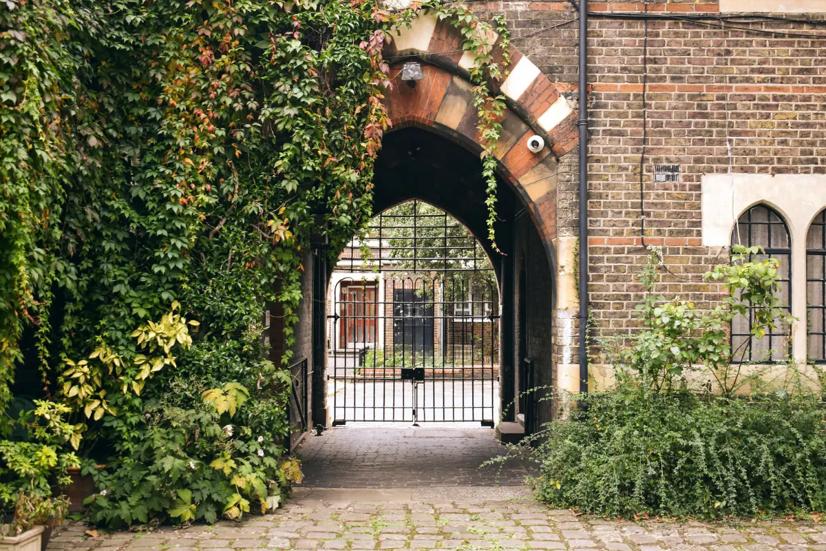A Spectacular Split-Level Apartment in Vauxhall's Former Art School 39 split level apartment school conversion london33 A Spectacular Split-Level Apartment in Vauxhall's Former Art School