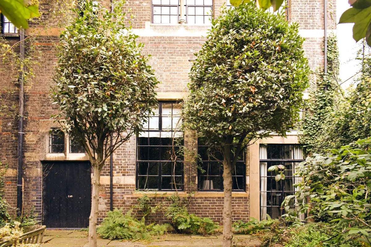 A Spectacular Split-Level Apartment in Vauxhall's Former Art School 35 split-level-apartment-school-conversion-london