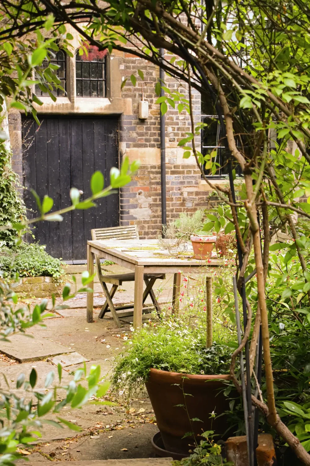 A Spectacular Split-Level Apartment in Vauxhall's Former Art School 33 split-level-apartment-school-conversion-london