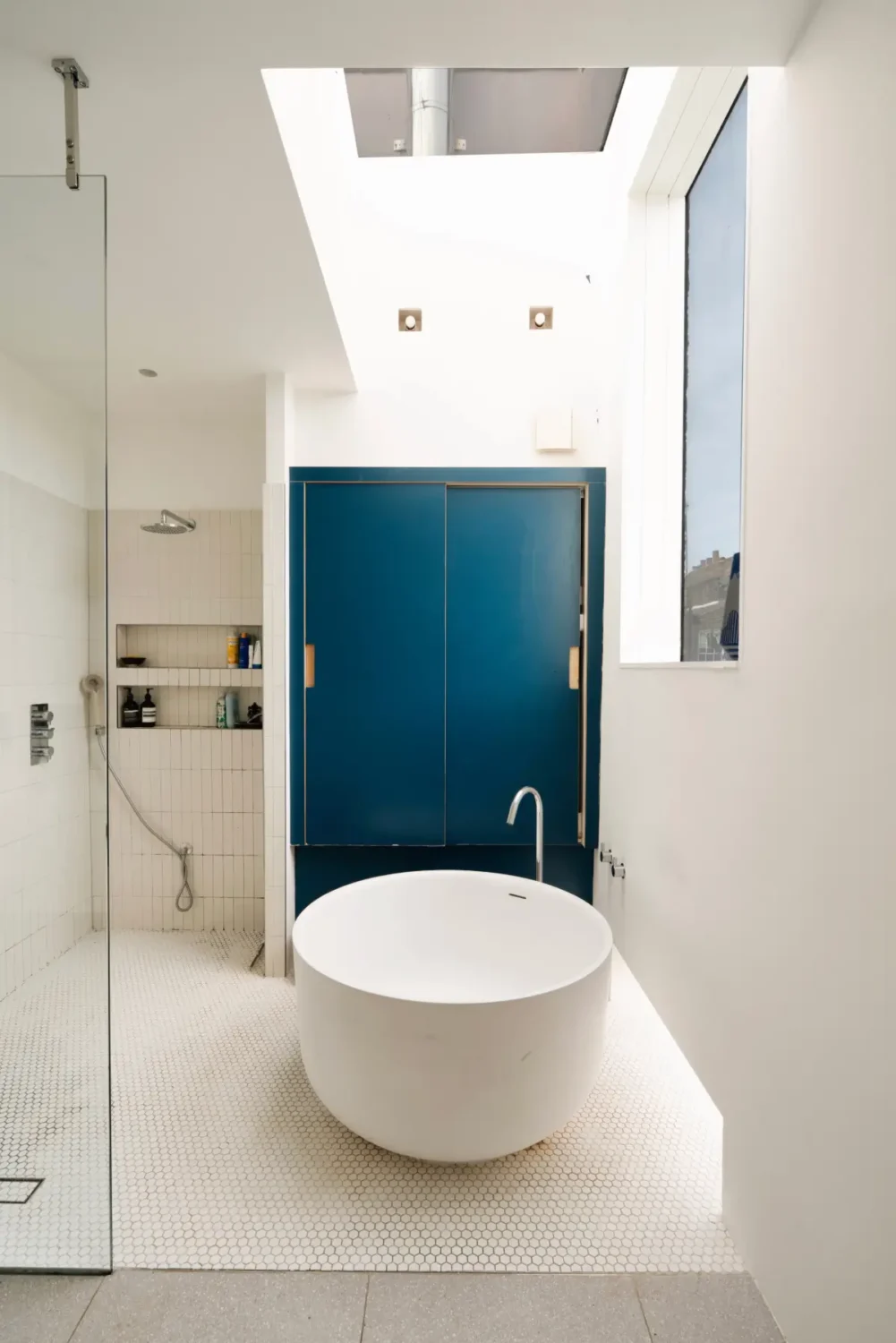 Modern Concrete and Oak Interiors in a Victorian House Designed by David Adjaye 20 swarovski-house-london-David-Adjaye