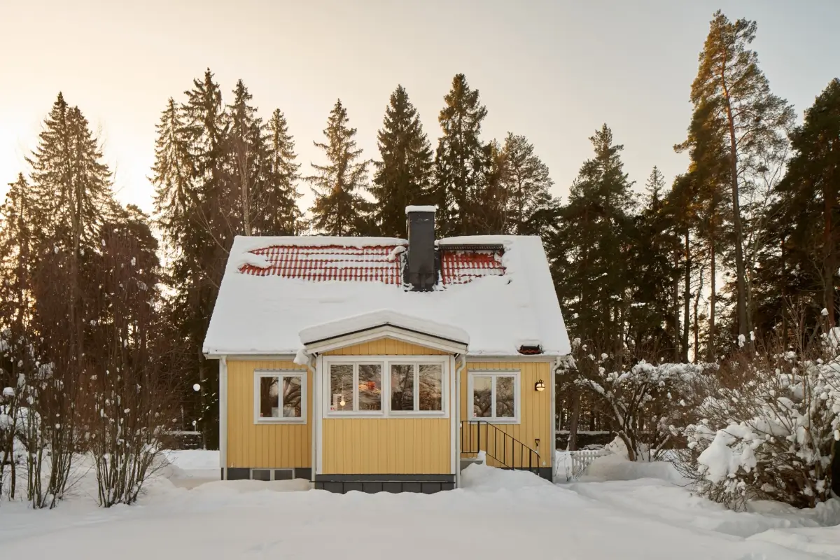 Warm Yellow Walls in a Charming 1920s House in Stockholm 1 beige-yellow-interiors-small-villa-sweden-nordroom