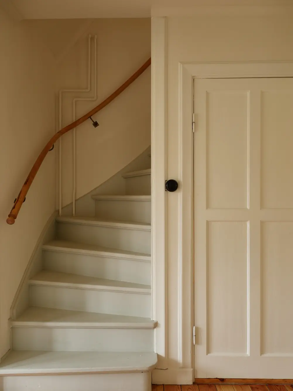 Warm Yellow Walls in a Charming 1920s House in Stockholm 22 beige-yellow-interiors-small-villa-sweden-nordroom