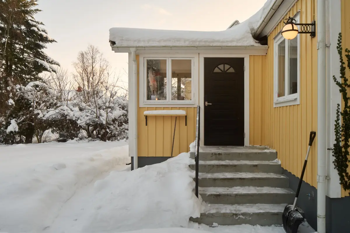 Warm Yellow Walls in a Charming 1920s House in Stockholm 30 beige-yellow-interiors-small-villa-sweden-nordroom