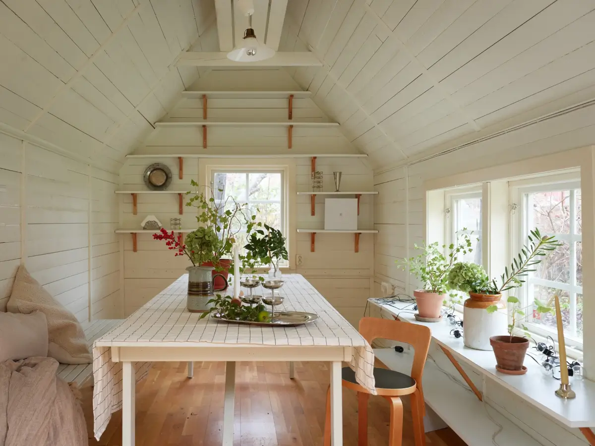 Warm Yellow Walls in a Charming 1920s House in Stockholm 34 beige-yellow-interiors-small-villa-sweden-nordroom
