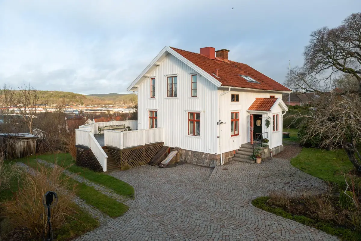 William Morris Wallpapers and Period Features in a Swedish Family Home 43 charm-character-1910-villa-sweden-nordroom
