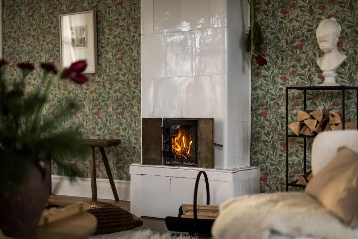 William Morris Wallpapers and Period Features in a Swedish Family Home 5 charm-character-1910-villa-sweden-nordroom