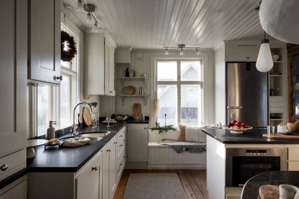 William Morris Wallpapers and Period Features in a Swedish Family Home 22 charm-character-1910-villa-sweden-nordroom