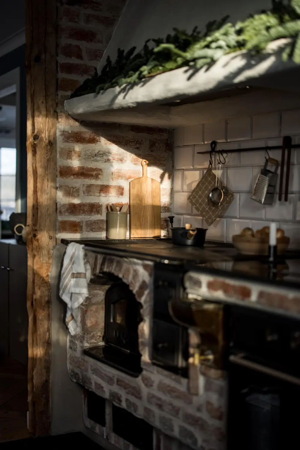 William Morris Wallpapers and Period Features in a Swedish Family Home 24 charm-character-1910-villa-sweden-nordroom