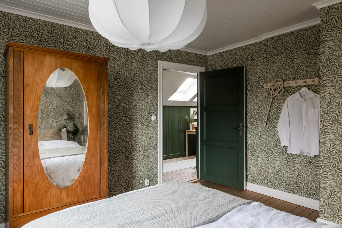 William Morris Wallpapers and Period Features in a Swedish Family Home 31 charm-character-1910-villa-sweden-nordroom