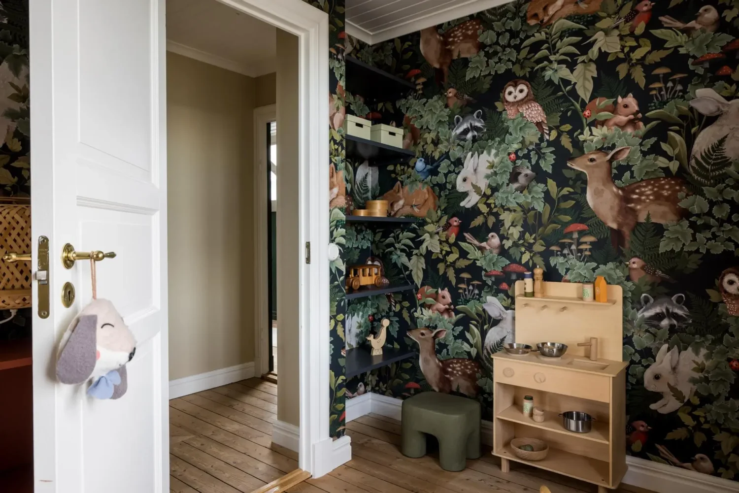 William Morris Wallpapers and Period Features in a Swedish Family Home 35 charm-character-1910-villa-sweden-nordroom