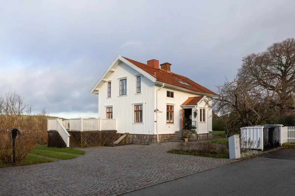 William Morris Wallpapers and Period Features in a Swedish Family Home 44 charm character 1910 villa sweden nordroom44 William Morris Wallpapers and Period Features in a Swedish Family Home