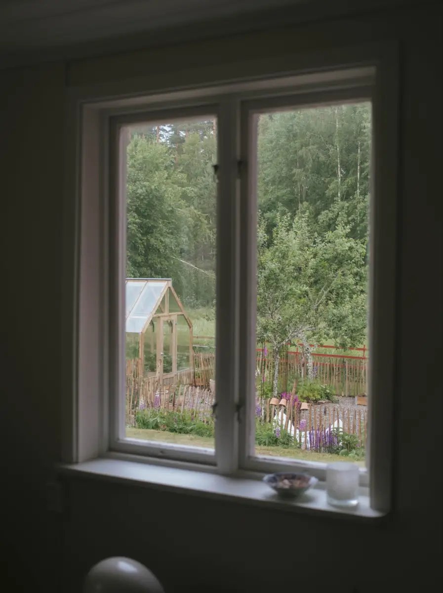 A Cozy 19th-Century Swedish Cottage Surrounded by Forest 16 charming-19th-century-cottage-sweden