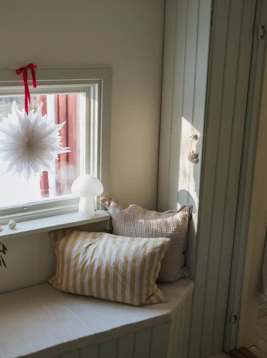 A Cozy 19th-Century Swedish Cottage Surrounded by Forest 17 charming-19th-century-cottage-sweden