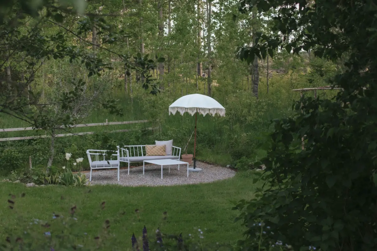 A Cozy 19th-Century Swedish Cottage Surrounded by Forest 32 charming-19th-century-cottage-sweden