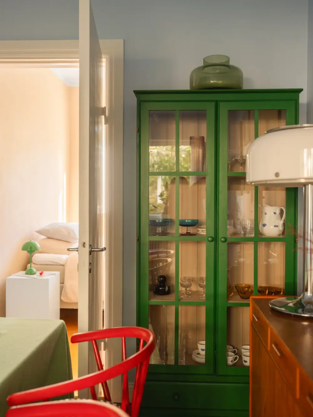 A Colorful and Bright 1930s Apartment in Stockholm 17 colorful-1930s-apartment-stockholm-nordroom