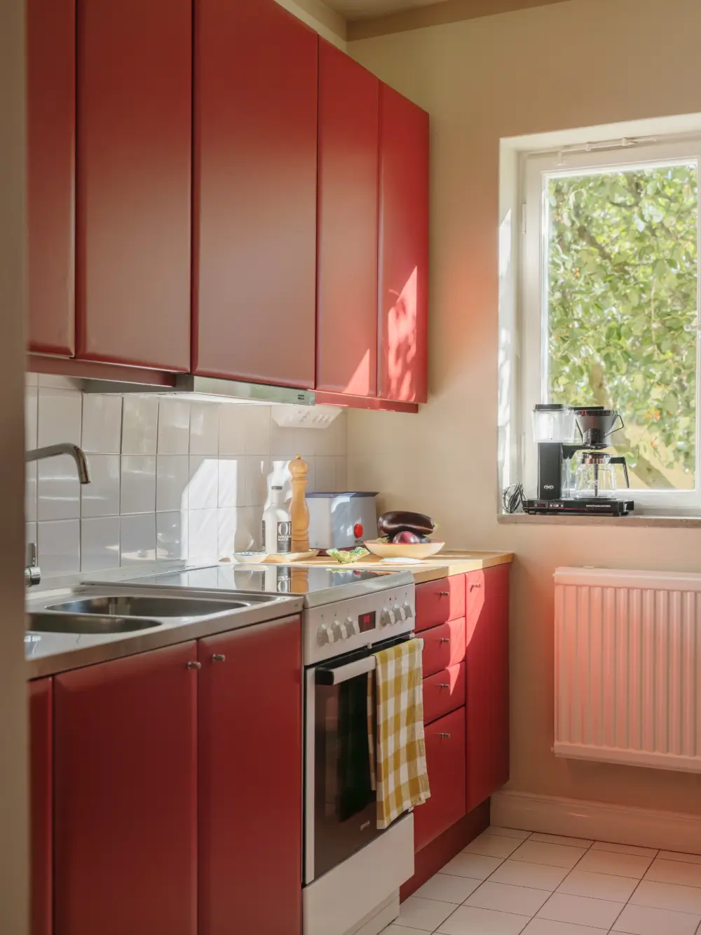 A Colorful and Bright 1930s Apartment in Stockholm 19 colorful-1930s-apartment-stockholm-nordroom