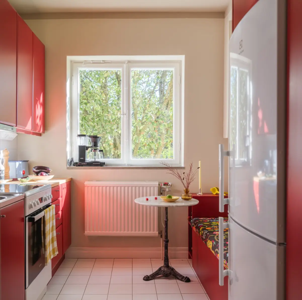 A Colorful and Bright 1930s Apartment in Stockholm 18 colorful-1930s-apartment-stockholm-nordroom