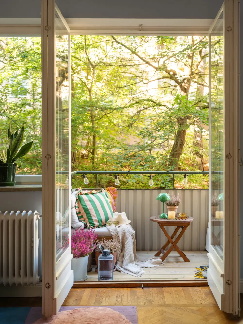 A Colorful and Bright 1930s Apartment in Stockholm 4 colorful-1930s-apartment-stockholm-nordroom