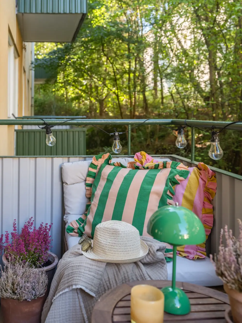 A Colorful and Bright 1930s Apartment in Stockholm 7 colorful-1930s-apartment-stockholm-nordroom