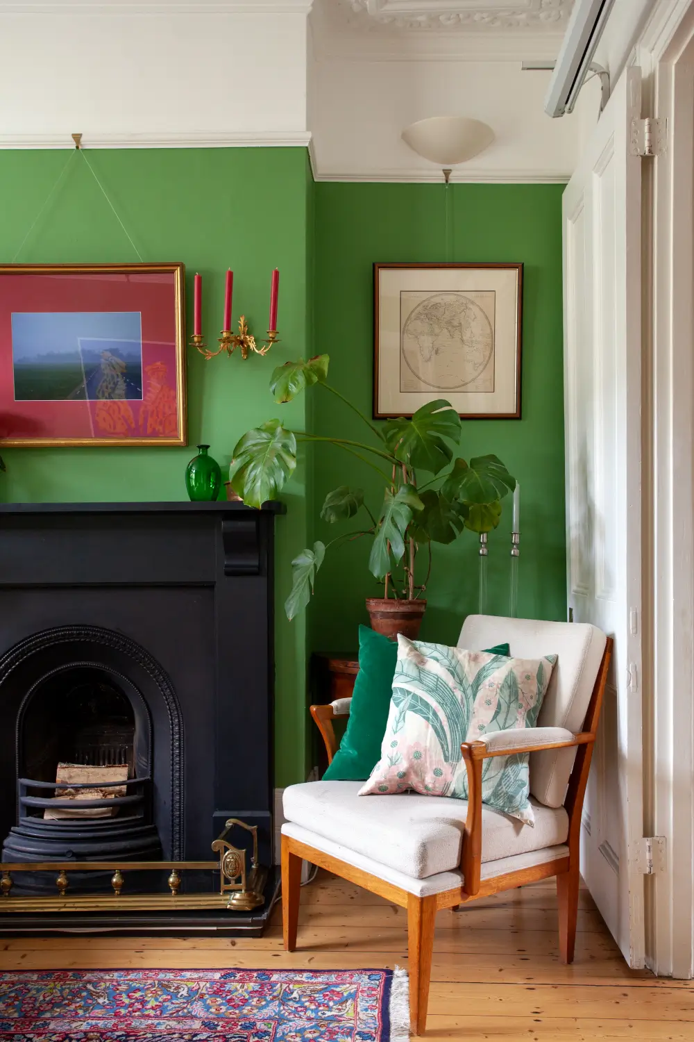 A Victorian London Home with Colorful Living Spaces and a Lush Garden 2 colorful-living-spaces-london-victorian-house