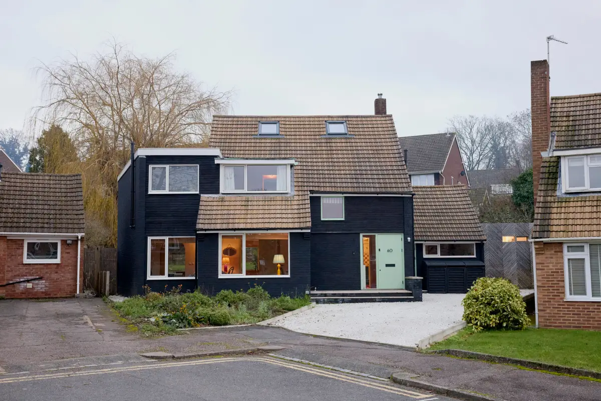 A Colorful Danish-Inspired Mid-Century Family Home in London 29 colorful-mid-century-family-home-north-london-nordroom.