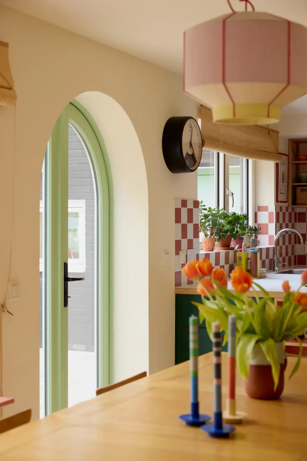 A Colorful Danish-Inspired Mid-Century Family Home in London 7 colorful-mid-century-family-home-north-london-nordroom.