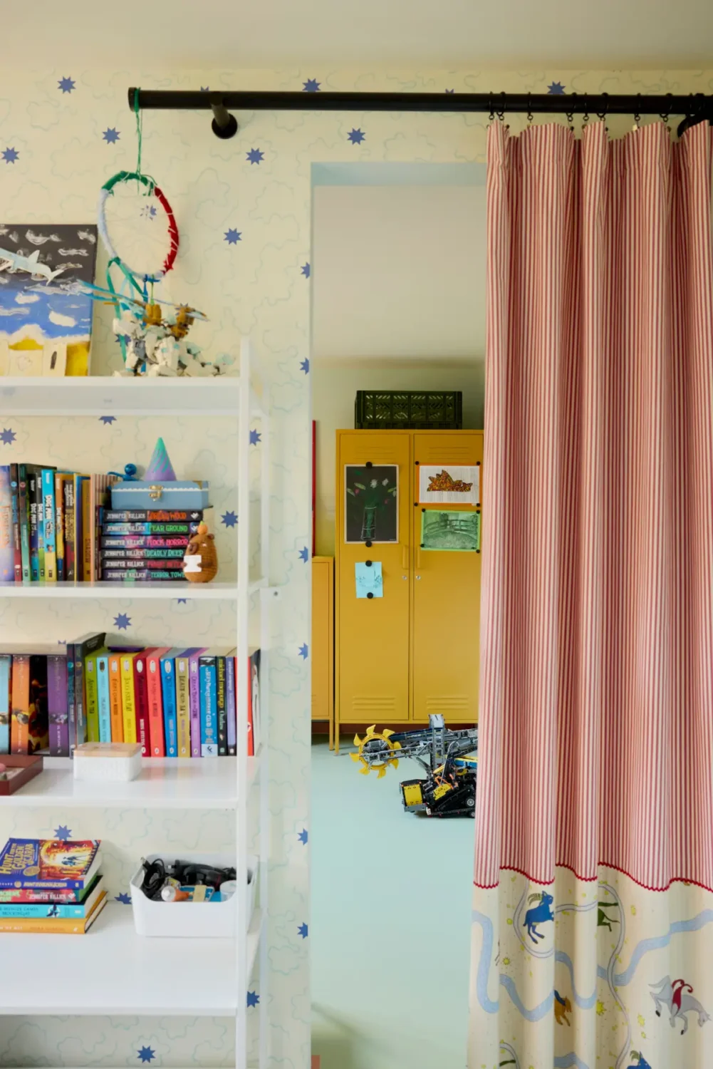 A Colorful Danish-Inspired Mid-Century Family Home in London 24 colorful-mid-century-family-home-north-london-nordroom.