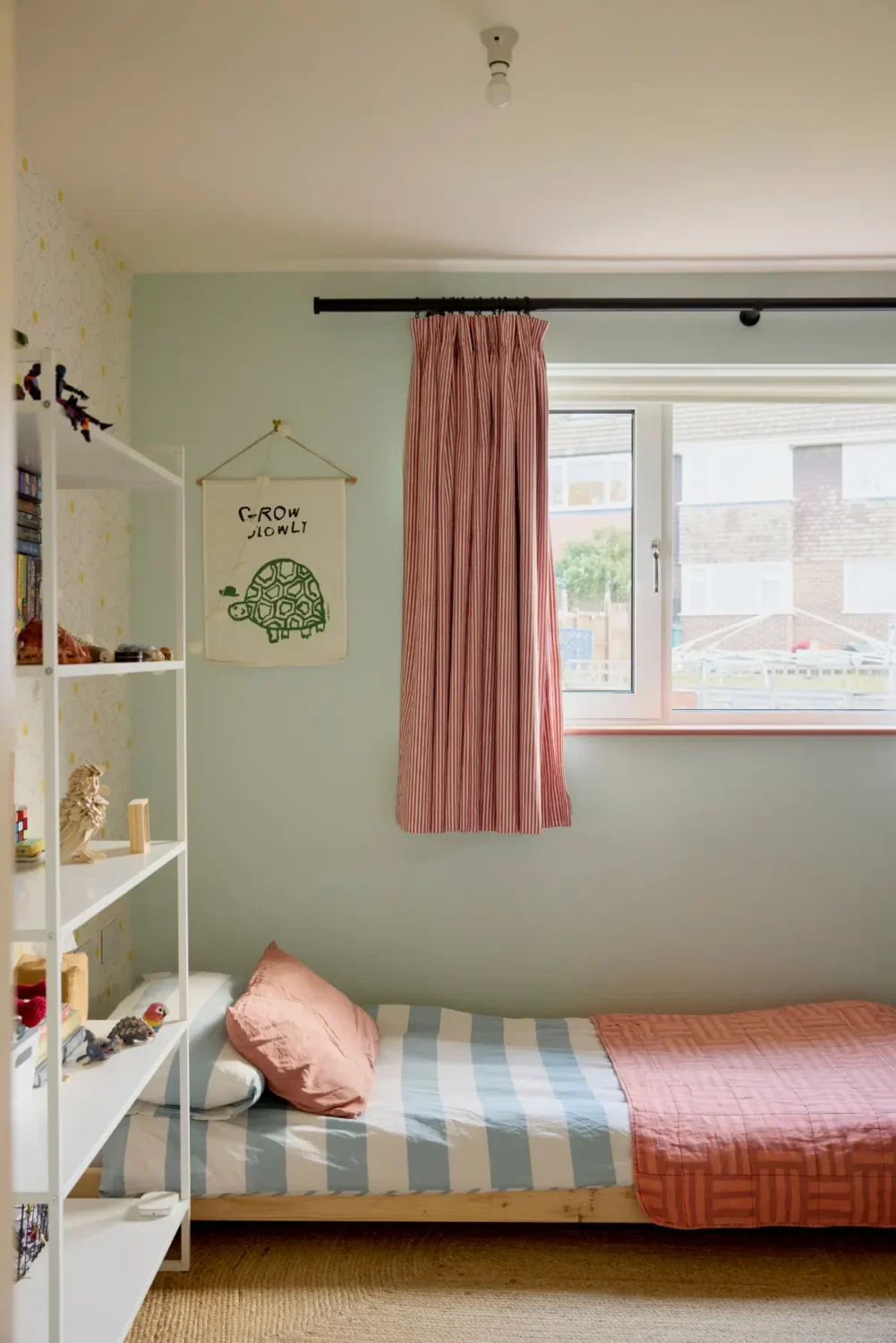 A Colorful Danish-Inspired Mid-Century Family Home in London 25 colorful-mid-century-family-home-north-london-nordroom.