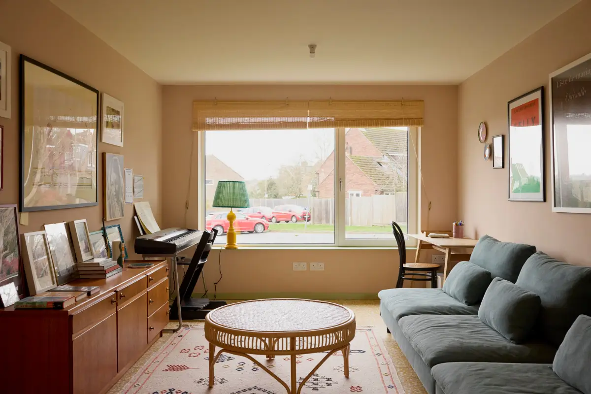 A Colorful Danish-Inspired Mid-Century Family Home in London 14 colorful-mid-century-family-home-north-london-nordroom.