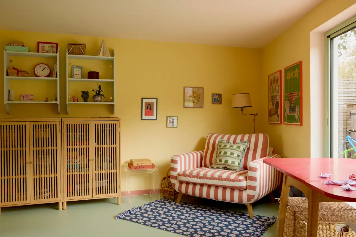 A Colorful Danish-Inspired Mid-Century Family Home in London 11 colorful-mid-century-family-home-north-london-nordroom.