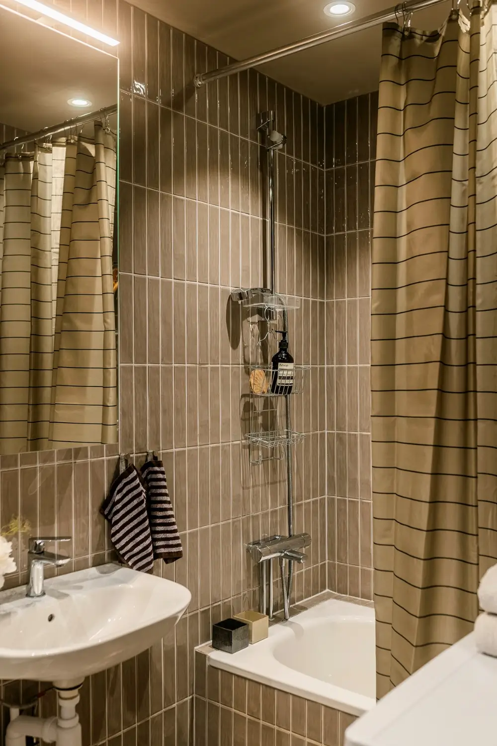 Warm Interiors and Period Charm in an Art Nouveau Stockholm Apartment 30 cozy-turn-of-the-century-apartment-stockholm-nordroom