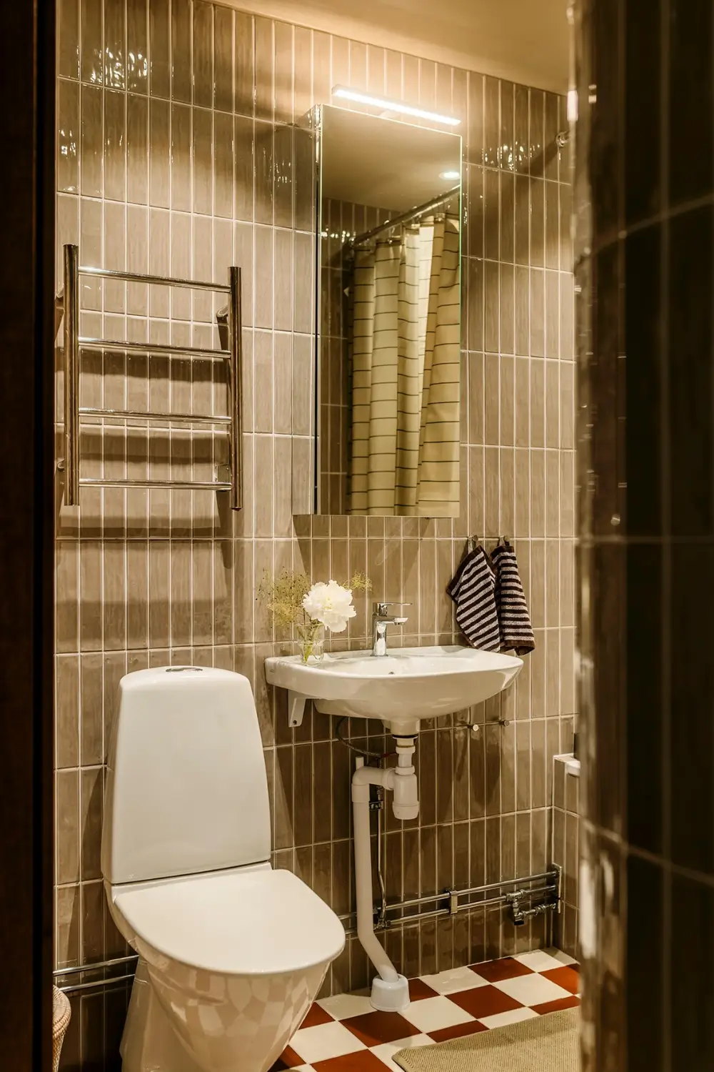 Warm Interiors and Period Charm in an Art Nouveau Stockholm Apartment 29 cozy-turn-of-the-century-apartment-stockholm-nordroom