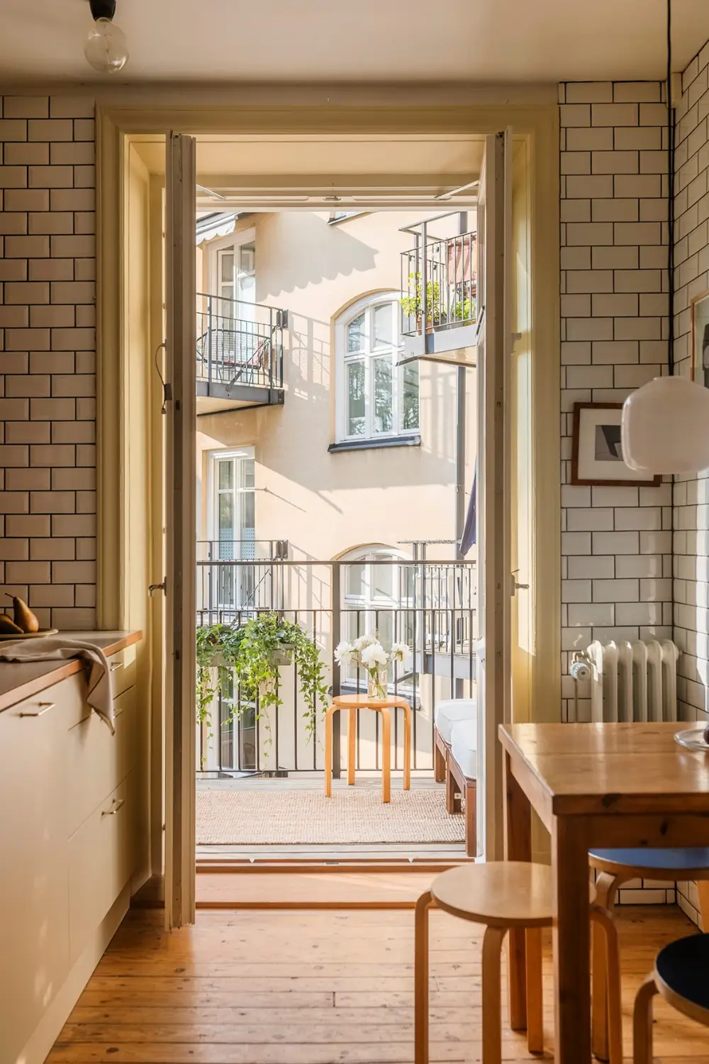 Warm Interiors and Period Charm in an Art Nouveau Stockholm Apartment 9 cozy-turn-of-the-century-apartment-stockholm-nordroom
