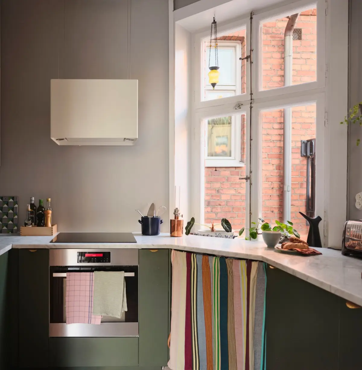A Gray Turn-of-the-Century Apartment with a Green Kitchen 10 gray-turn-of-the-century-stockholm-apartment-green-kitchen-nordroom