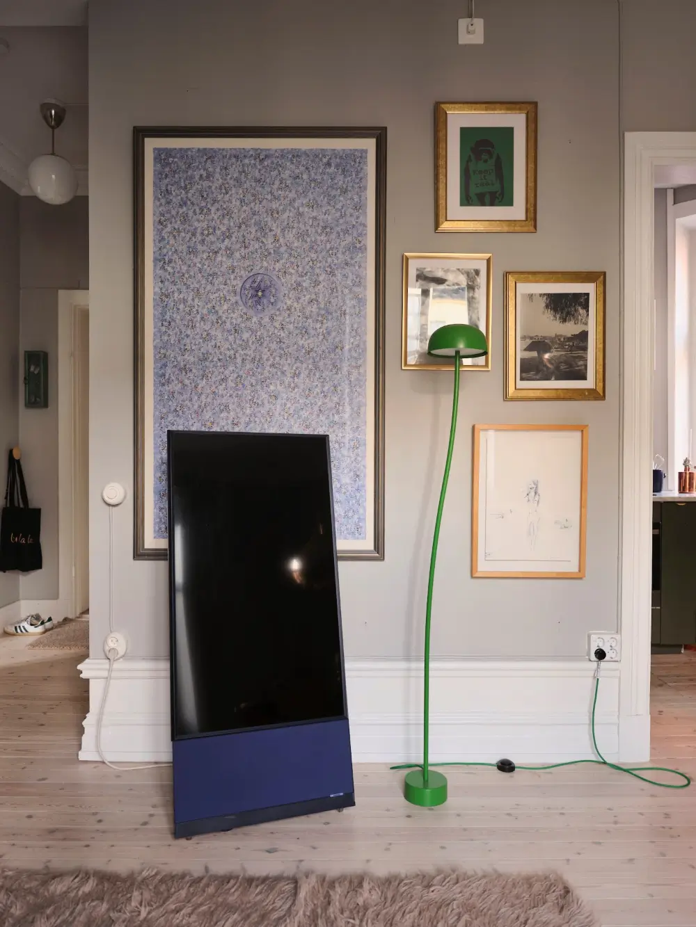 A Gray Turn-of-the-Century Apartment with a Green Kitchen 14 gray-turn-of-the-century-stockholm-apartment-green-kitchen-nordroom