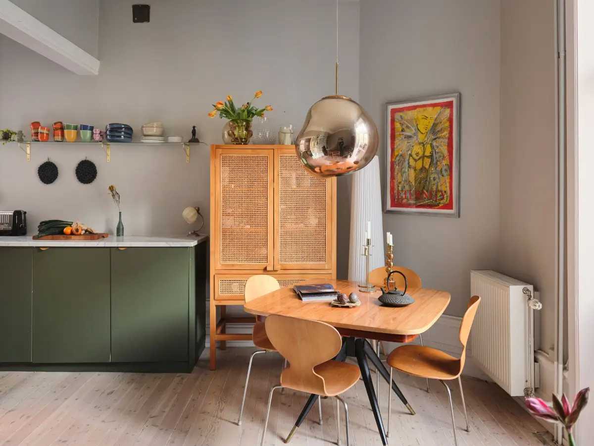 A Gray Turn-of-the-Century Apartment with a Green Kitchen 8 gray-turn-of-the-century-stockholm-apartment-green-kitchen-nordroom