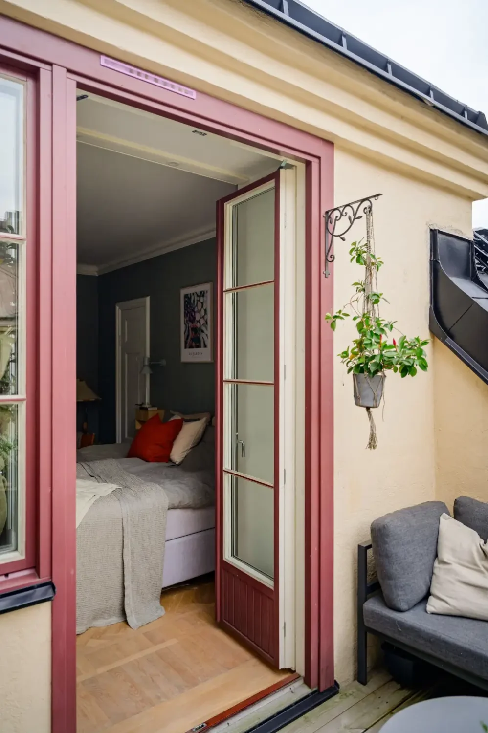 A 1920s Apartment Decorated in Blue and Green Tones 20 green-blue-tones-1920s-apartment-stockholm