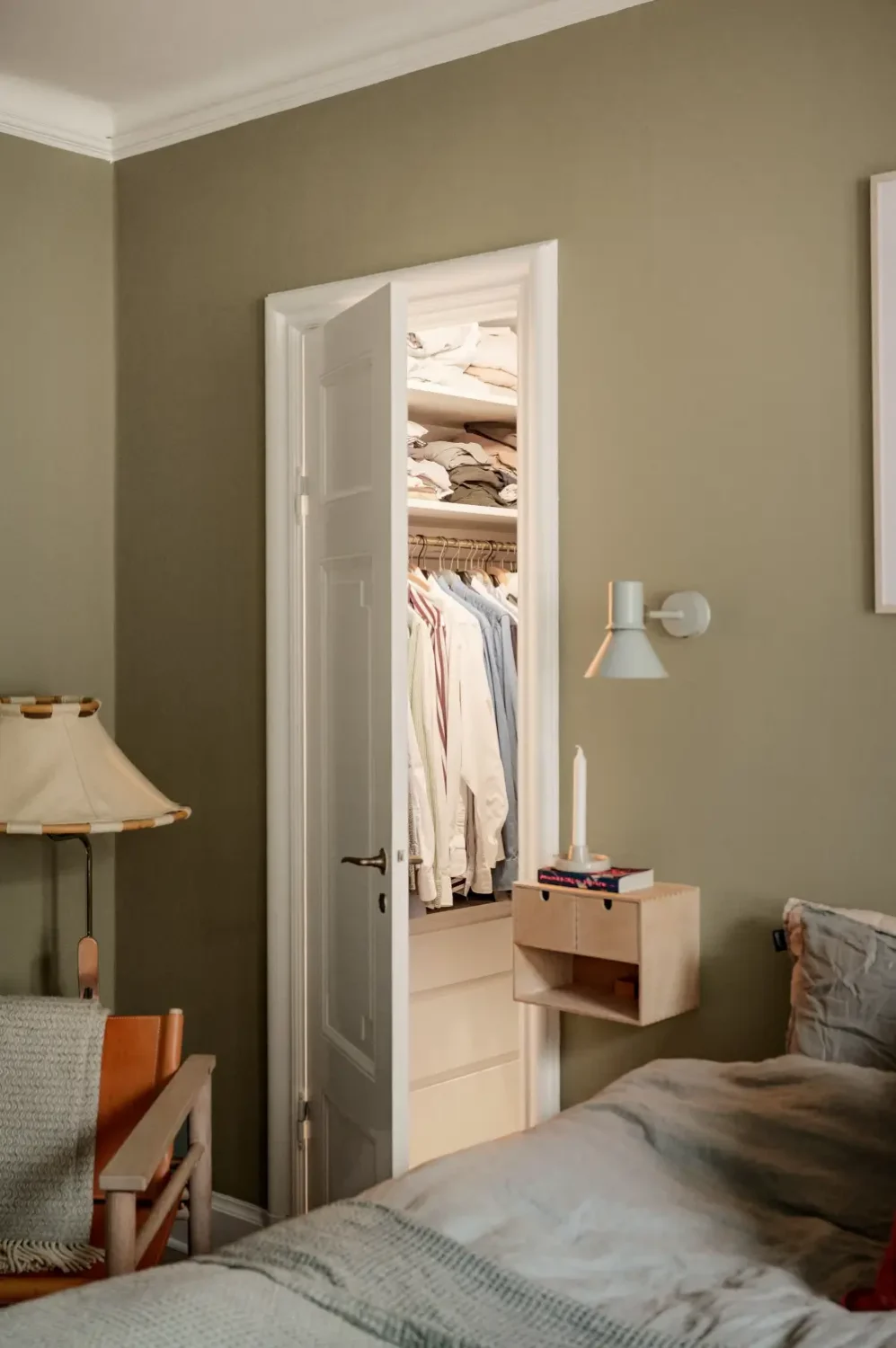 A 1920s Apartment Decorated in Blue and Green Tones 22 green-blue-tones-1920s-apartment-stockholm