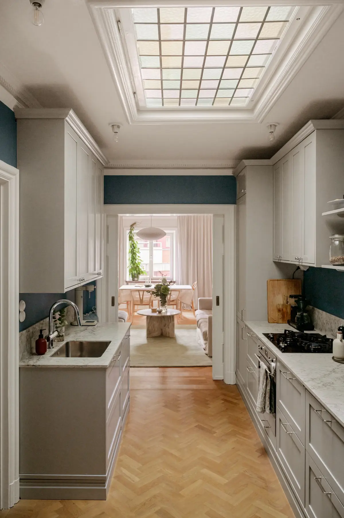 green-blue-tones-1920s-apartment-stockholm