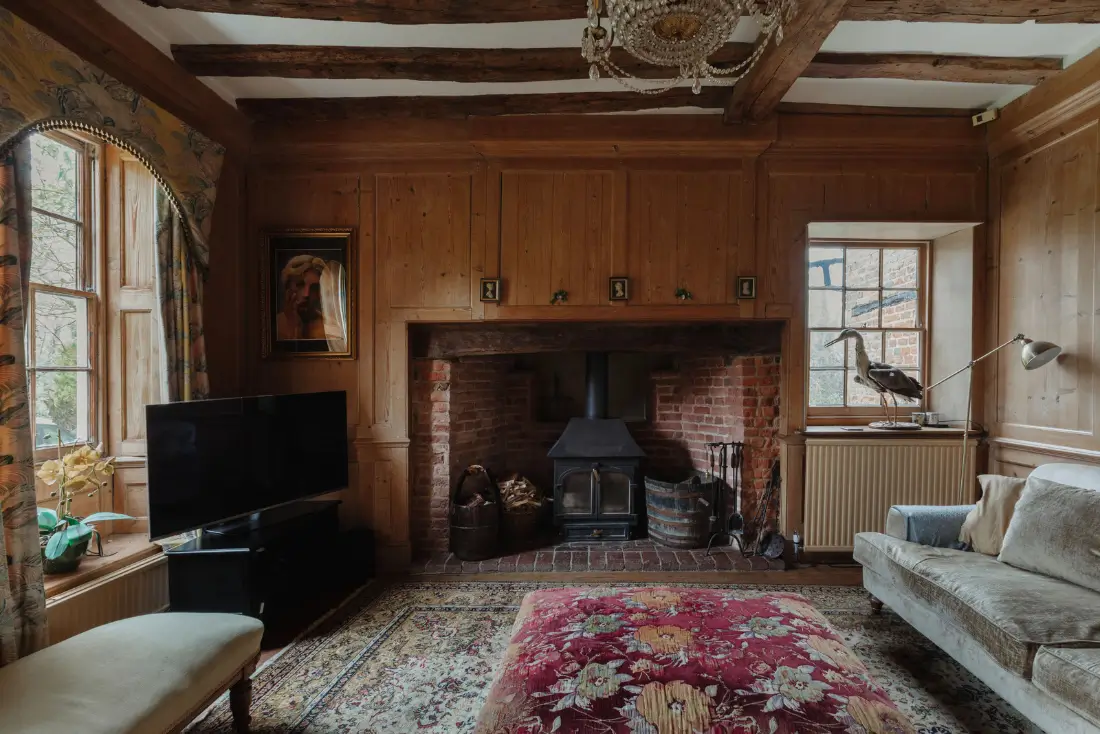 A Characterful Queen Anne House in the English Countryside 7 historic-queen-anne-style-country-house-england