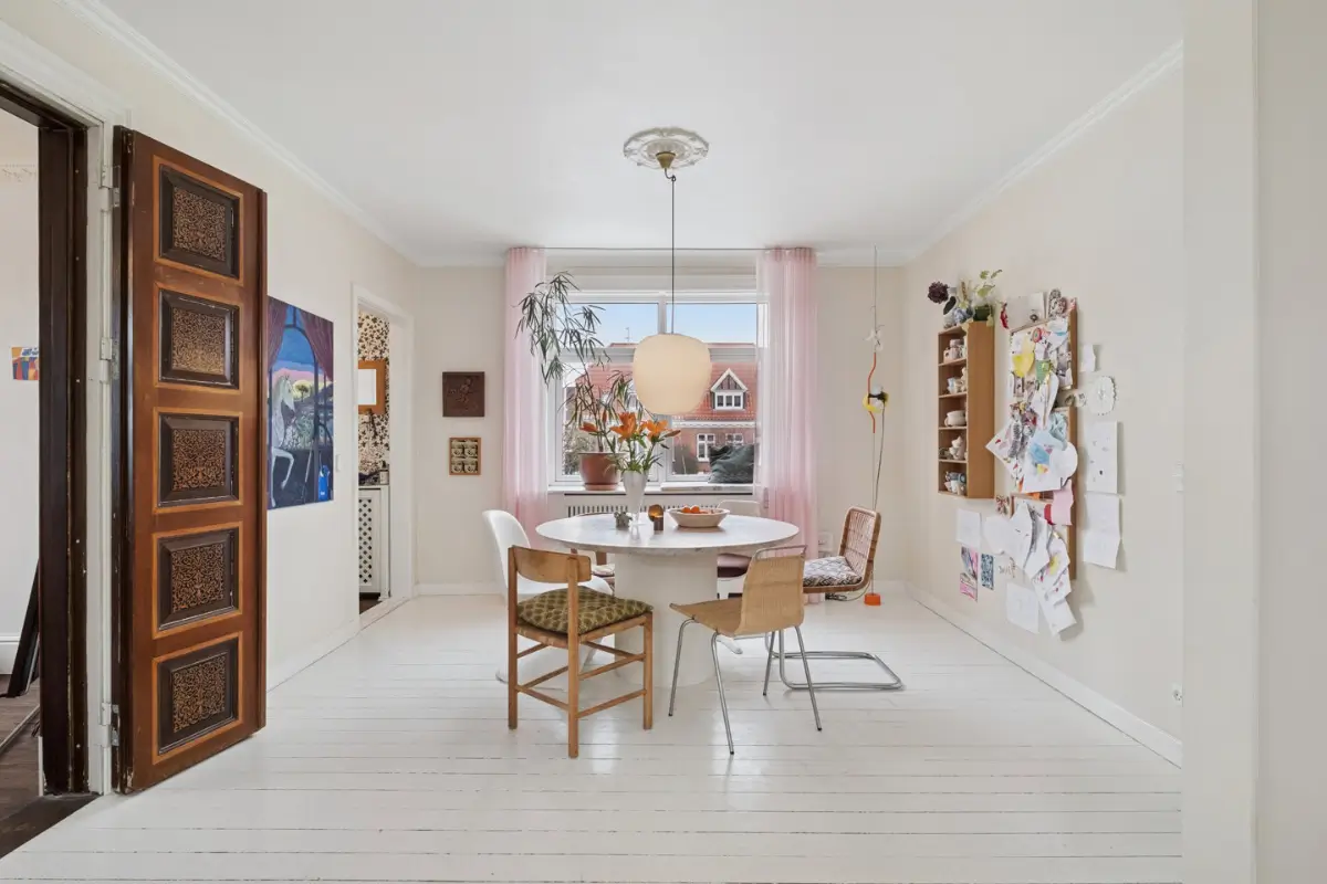 Light-Filled Rooms in a Renovated 1920s Home in Denmark 8 light-family-home-denmark