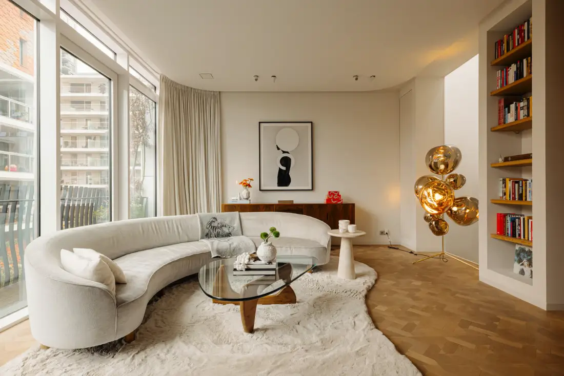 A Modern Amsterdam Townhouse with Huge Windows and a Sculptural Staircase 15 luxurious-modern-townhouse-amsterdam