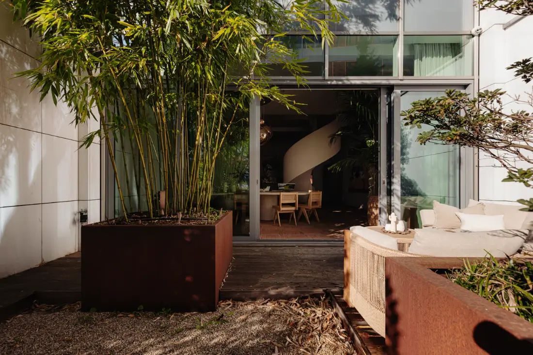 A Modern Amsterdam Townhouse with Huge Windows and a Sculptural Staircase 32 luxurious-modern-townhouse-amsterdam