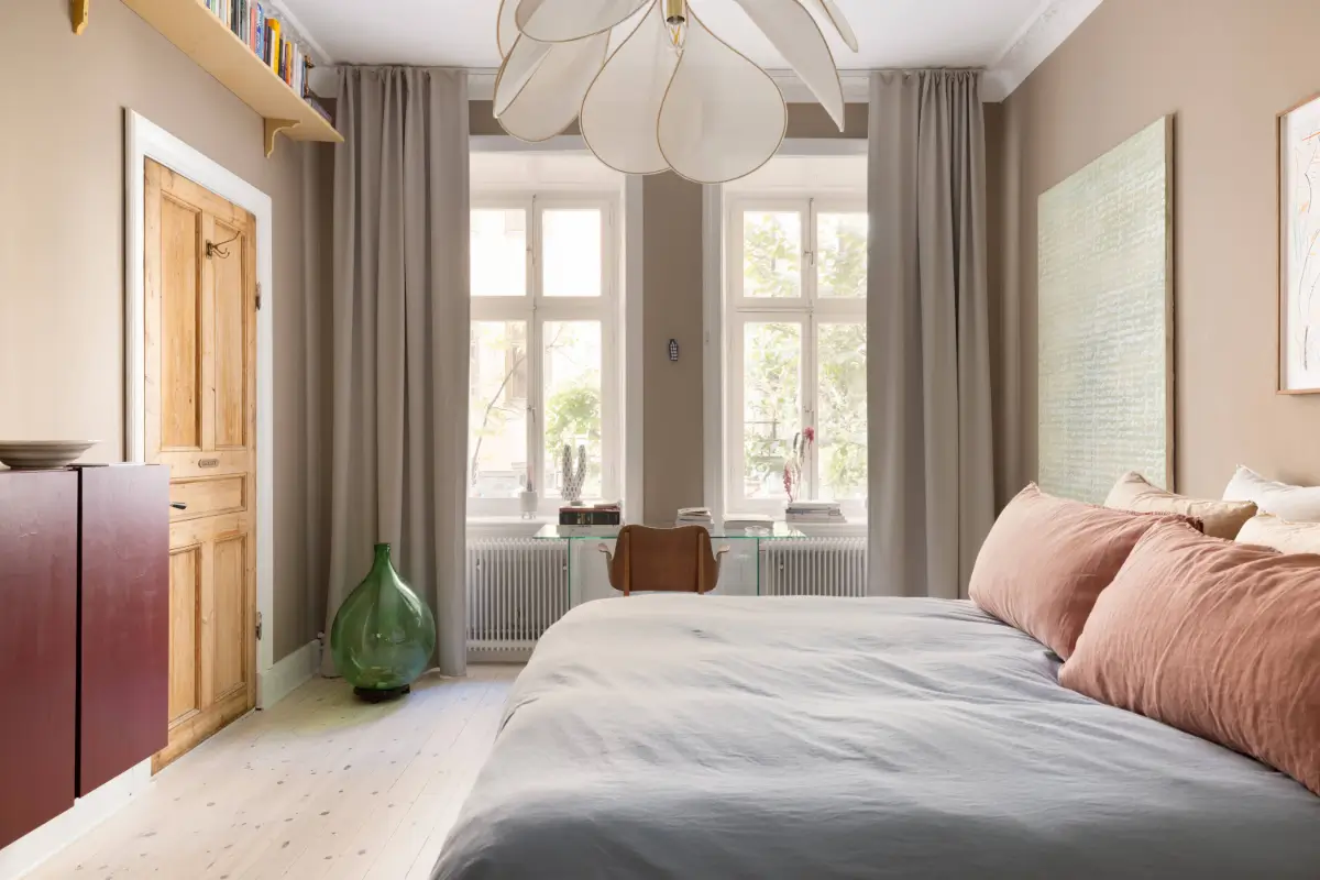 Brown and Pale Blue Walls in a Charming Stockholm Apartment 12 modern-interiors-color-turn-of-the-century-apartment-nordroom