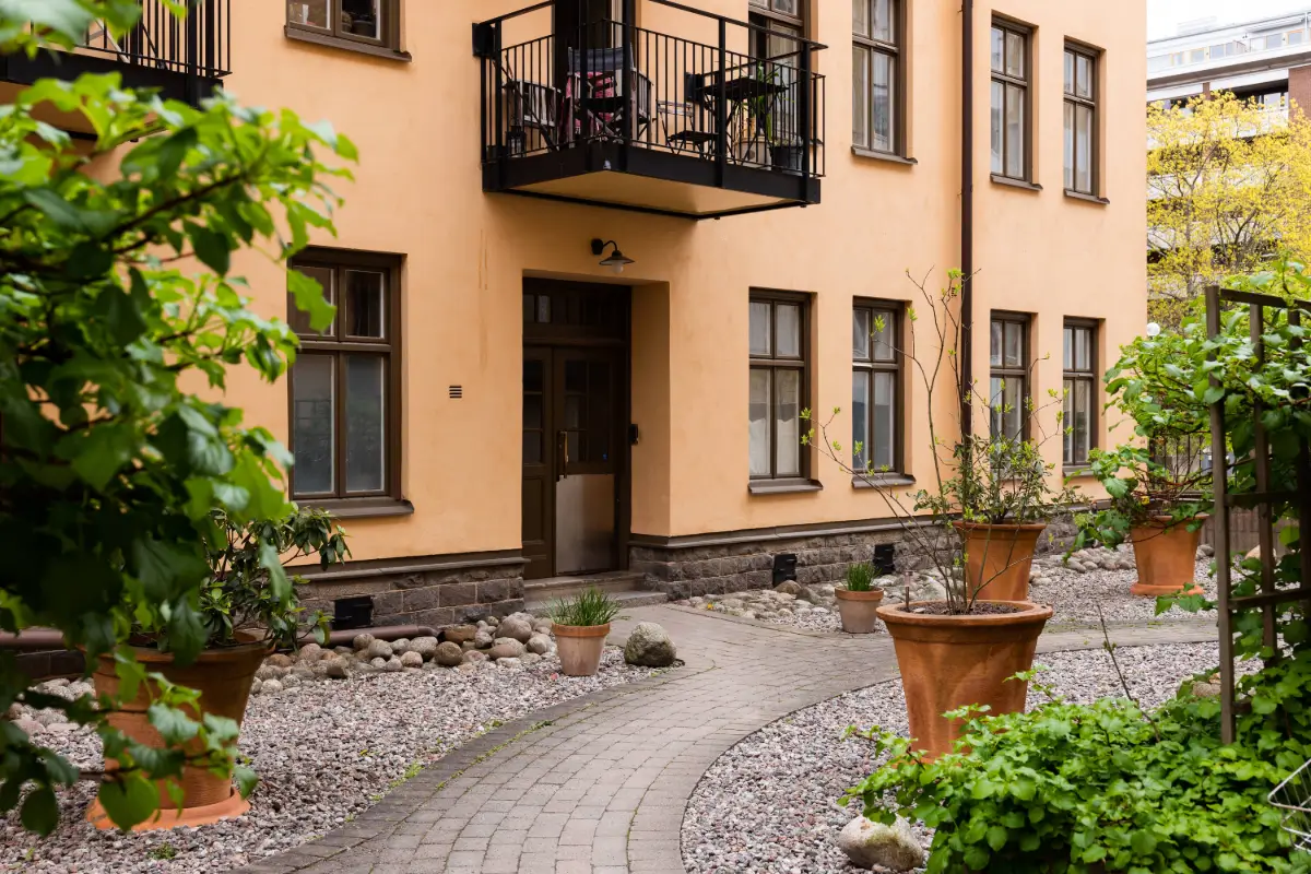 Brown and Pale Blue Walls in a Charming Stockholm Apartment 19 modern-interiors-color-turn-of-the-century-apartment-nordroom