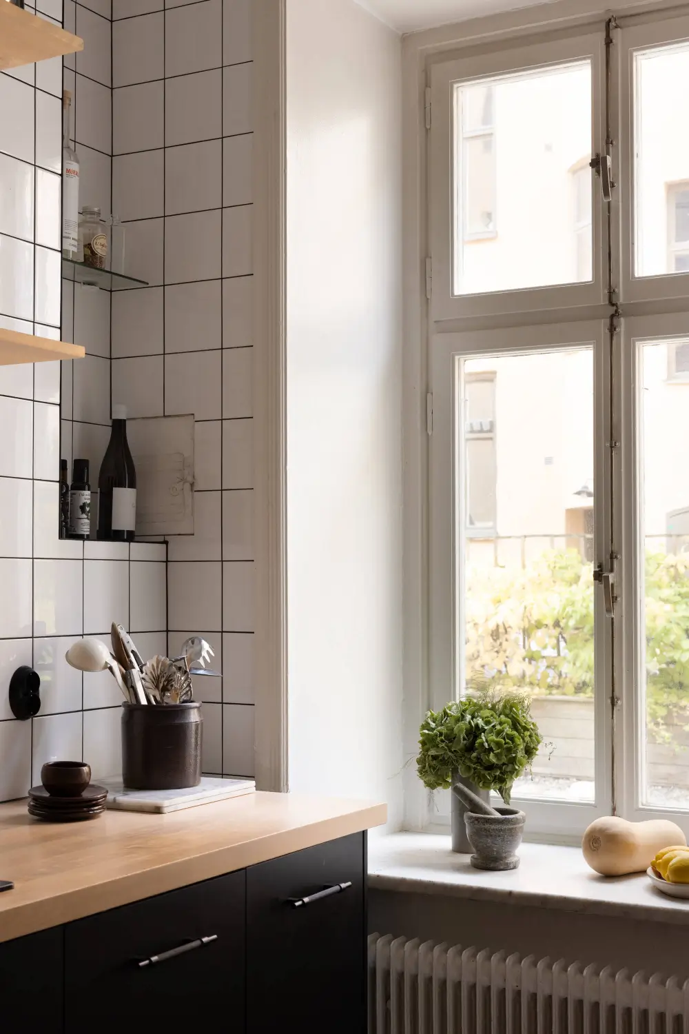 Brown and Pale Blue Walls in a Charming Stockholm Apartment 3 modern-interiors-color-turn-of-the-century-apartment-nordroom