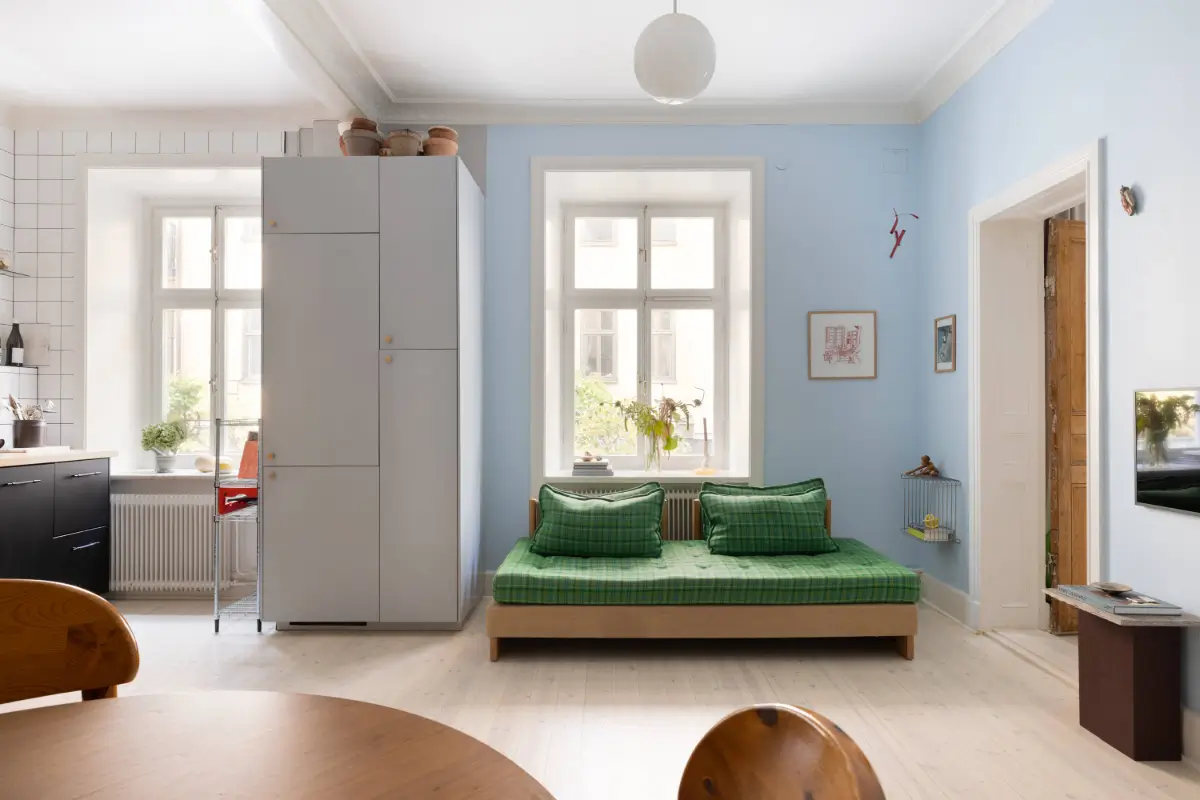 Brown and Pale Blue Walls in a Charming Stockholm Apartment 6 modern-interiors-color-turn-of-the-century-apartment-nordroom