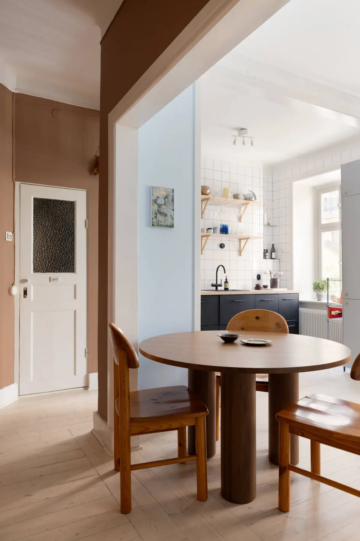 modern-interiors-color-turn-of-the-century-apartment-nordroom