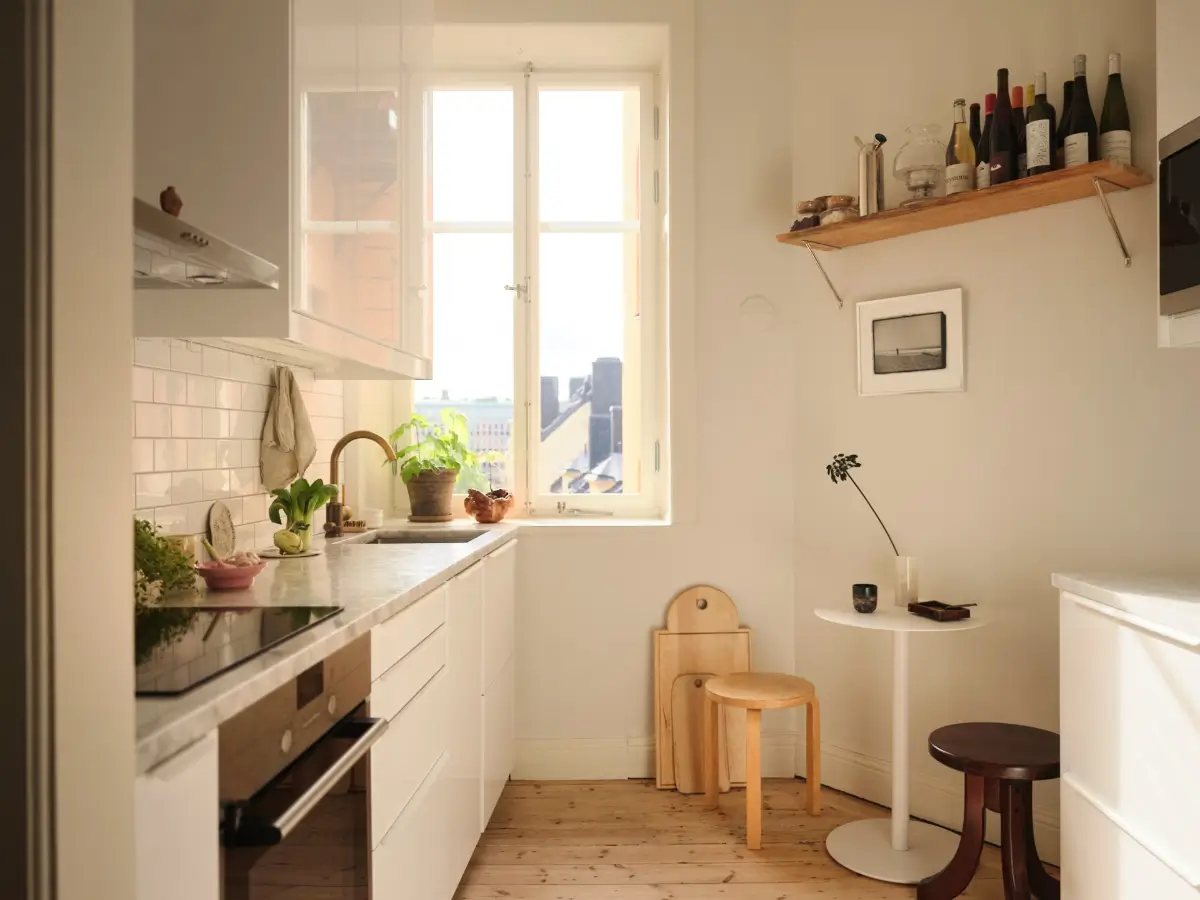 High Ceilings and Light Colors in a Minimalistic Stockholm Apartment 11 modern-scandi-interiors-period-features-1910-stockholm-apartment-nordroom